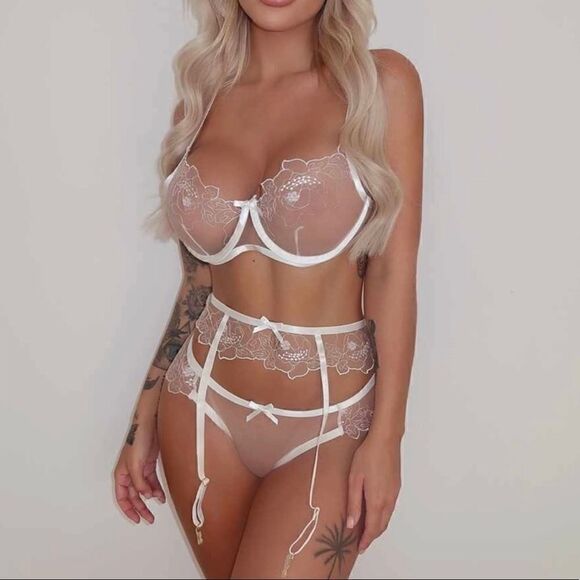 Sexy Sheer Floral Embroidered Lingerie Set - Picture 1 of 13